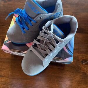 Heelys Shoes size yth4 Grey with Blue Trim